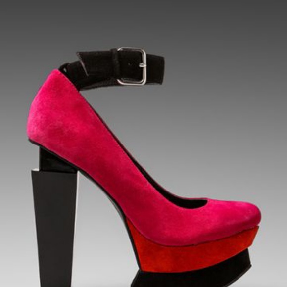 dv8 - Picture 1 of 5